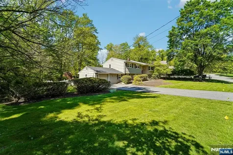 44 Brookwood Drive Mahwah NJ 07430