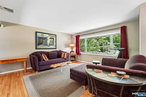 44 Brookwood Drive Mahwah NJ 07430