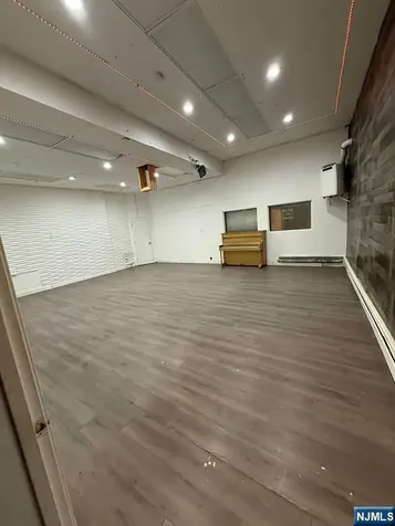289 Stuyvesant Avenue Lyndhurst NJ 07071