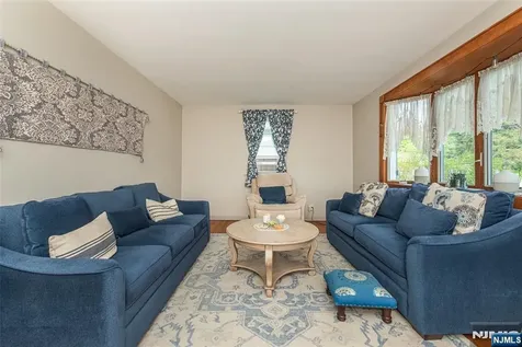 31 Stanley Court North Haledon NJ 07508