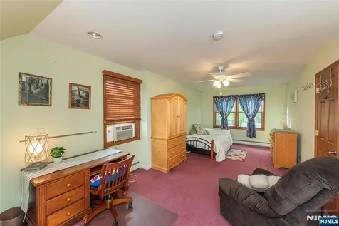 31 Stanley Court North Haledon NJ 07508