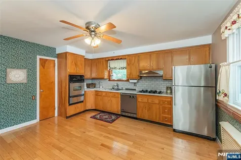 31 Stanley Court North Haledon NJ 07508