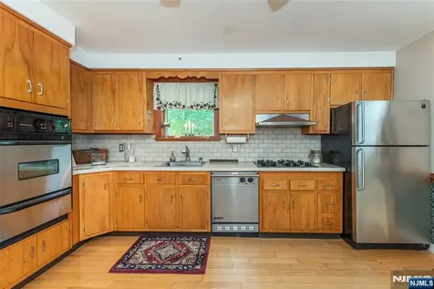 31 Stanley Court North Haledon NJ 07508