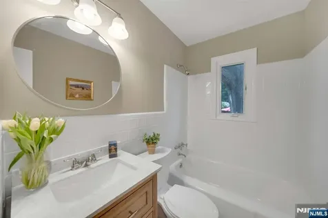 46 Chestnut Hill Place Glen Ridge NJ 07028