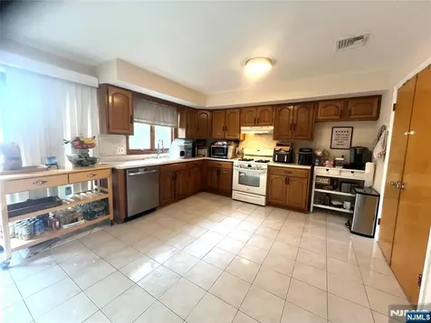 414 Lafayette Avenue Cliffside Park NJ 07010