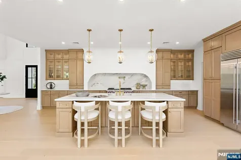 36 Hampshire Hill Road Upper Saddle River NJ 07458