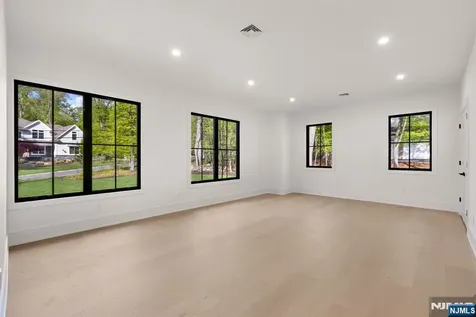 36 Hampshire Hill Road Upper Saddle River NJ 07458