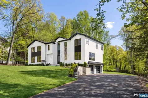36 Hampshire Hill Road Upper Saddle River NJ 07458