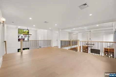 36 Hampshire Hill Road Upper Saddle River NJ 07458