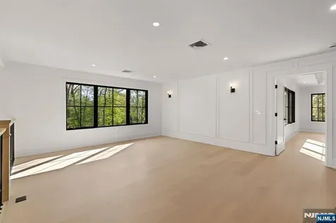 36 Hampshire Hill Road Upper Saddle River NJ 07458