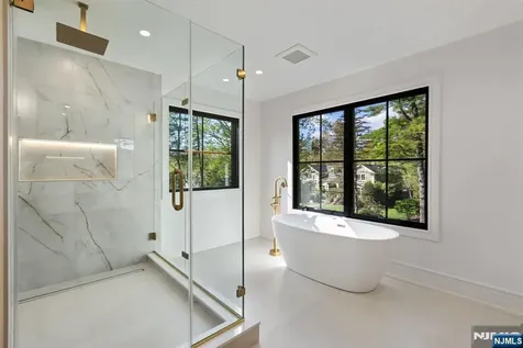 36 Hampshire Hill Road Upper Saddle River NJ 07458