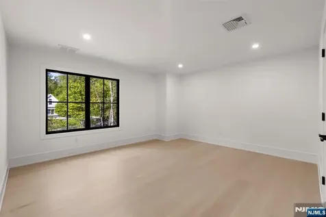 36 Hampshire Hill Road Upper Saddle River NJ 07458