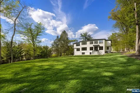 36 Hampshire Hill Road Upper Saddle River NJ 07458