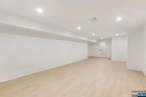 36 Hampshire Hill Road Upper Saddle River NJ 07458