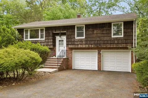 32 Addison Place Ramsey NJ 07446
