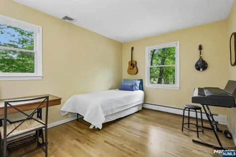 32 Addison Place Ramsey NJ 07446