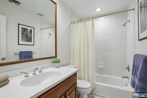 32 Addison Place Ramsey NJ 07446