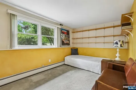 32 Addison Place Ramsey NJ 07446