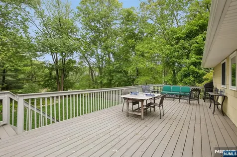 32 Addison Place Ramsey NJ 07446
