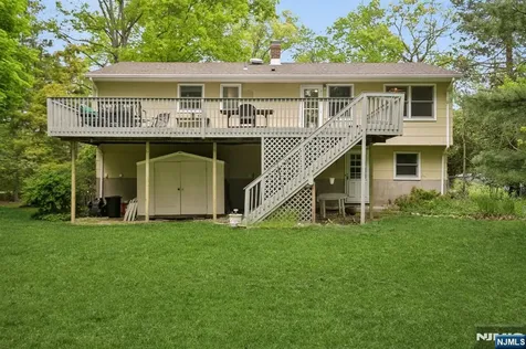 32 Addison Place Ramsey NJ 07446
