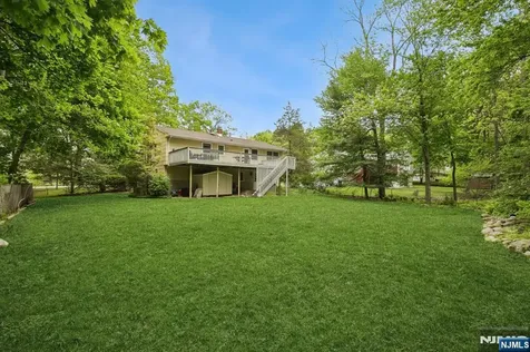 32 Addison Place Ramsey NJ 07446