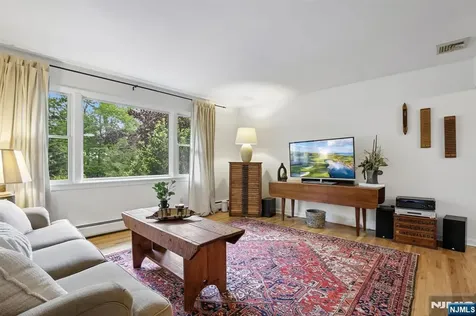 32 Addison Place Ramsey NJ 07446