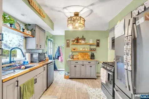 1 Sanders Court West Milford NJ 07480
