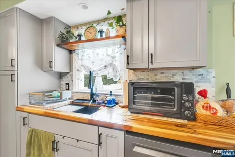 1 Sanders Court West Milford NJ 07480