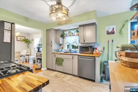 1 Sanders Court West Milford NJ 07480