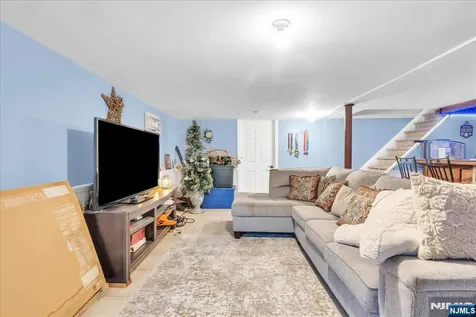 1 Sanders Court West Milford NJ 07480
