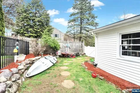 1 Sanders Court West Milford NJ 07480