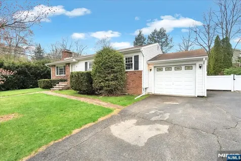 1 Sanders Court West Milford NJ 07480