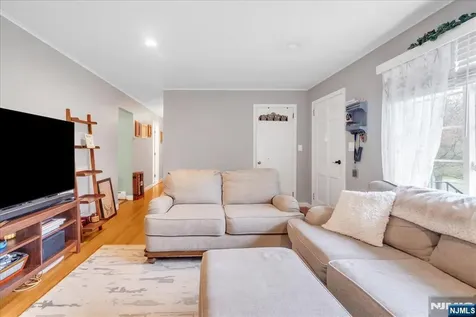 1 Sanders Court West Milford NJ 07480