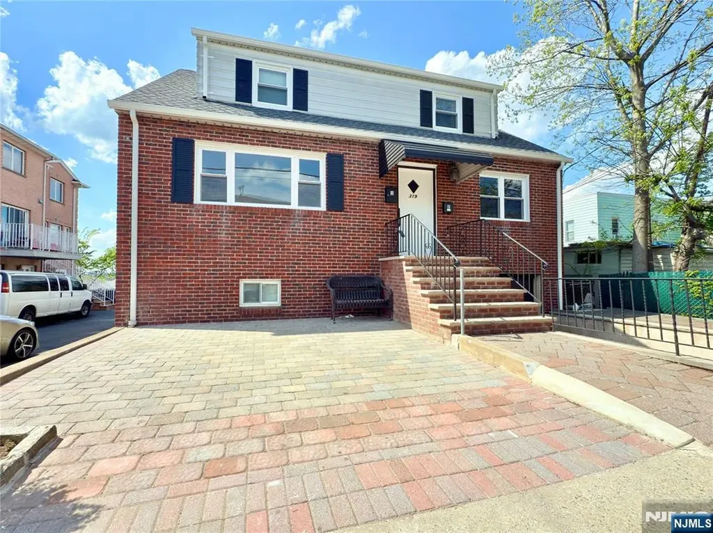 319 7th Street Fairview NJ 07022