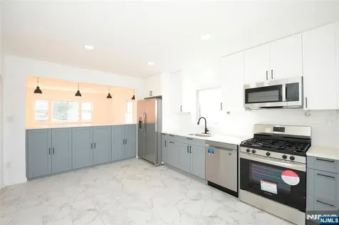 319 7th Street Fairview NJ 07022