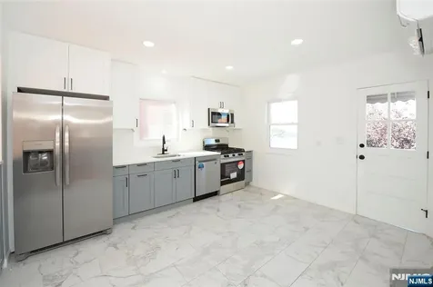 319 7th Street Fairview NJ 07022