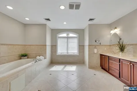 245 Kingsland Avenue Lyndhurst NJ 07071