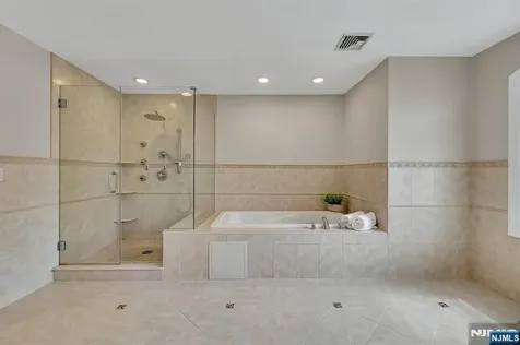 245 Kingsland Avenue Lyndhurst NJ 07071