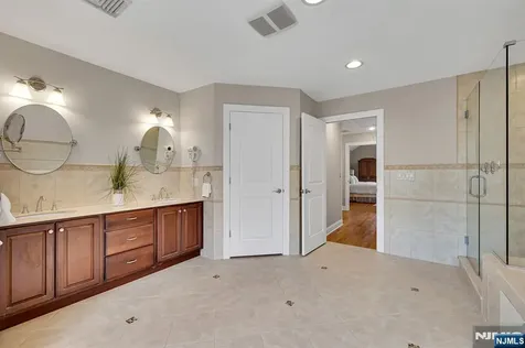 245 Kingsland Avenue Lyndhurst NJ 07071