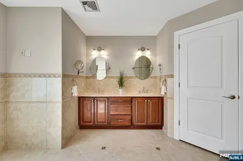 245 Kingsland Avenue Lyndhurst NJ 07071
