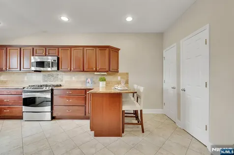 245 Kingsland Avenue Lyndhurst NJ 07071