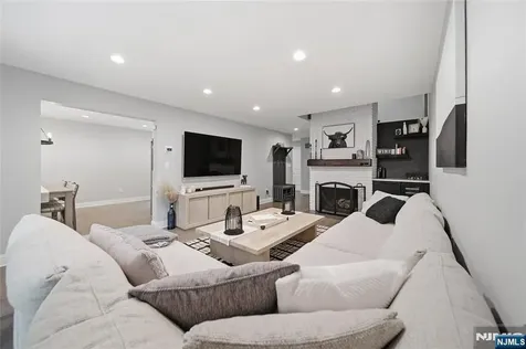 113 Macleish Court Mahwah NJ 07430