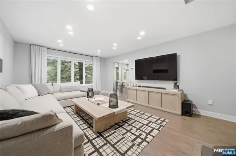 113 Macleish Court Mahwah NJ 07430