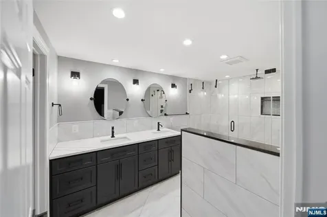 113 Macleish Court Mahwah NJ 07430