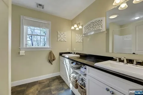 317 Stag Hill Road Mahwah NJ 07430