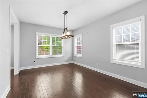 11 Bluffs Court Hamburg NJ 07419