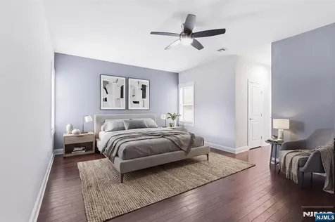 11 Bluffs Court Hamburg NJ 07419