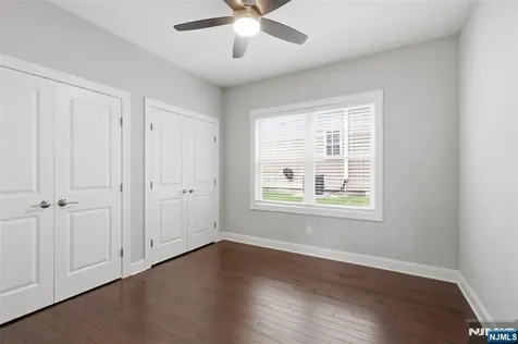 11 Bluffs Court Hamburg NJ 07419