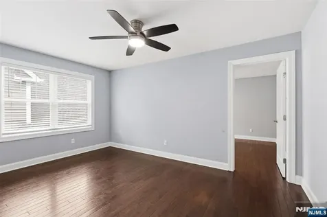11 Bluffs Court Hamburg NJ 07419