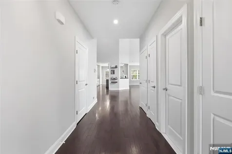 11 Bluffs Court Hamburg NJ 07419
